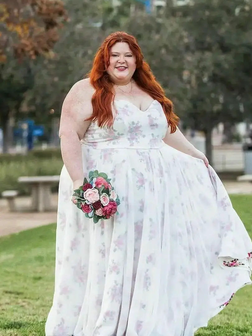Sustainable Plus Size Wedding Brands
